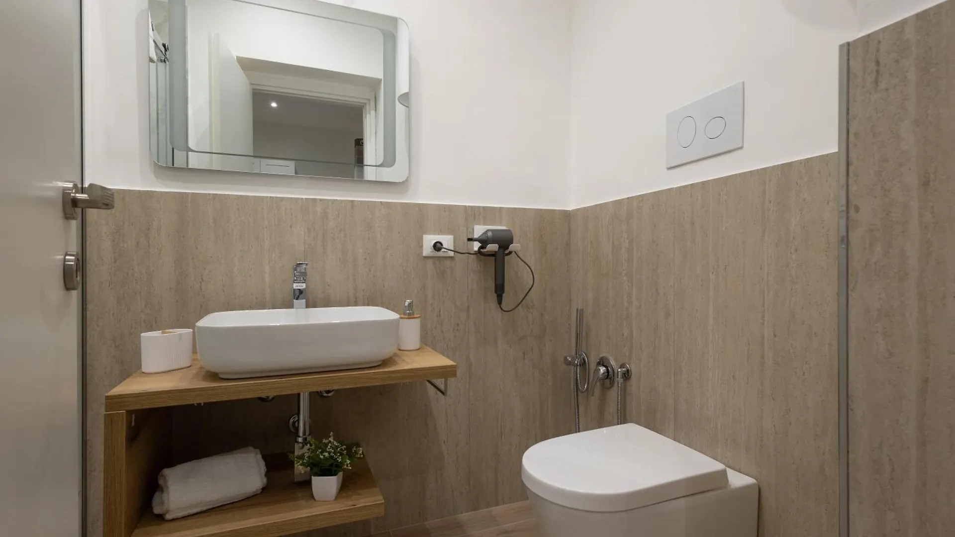 Appartement Ludo Holiday House - Charming Con Patio A Due Passi Dalla Cattedrale Palerme