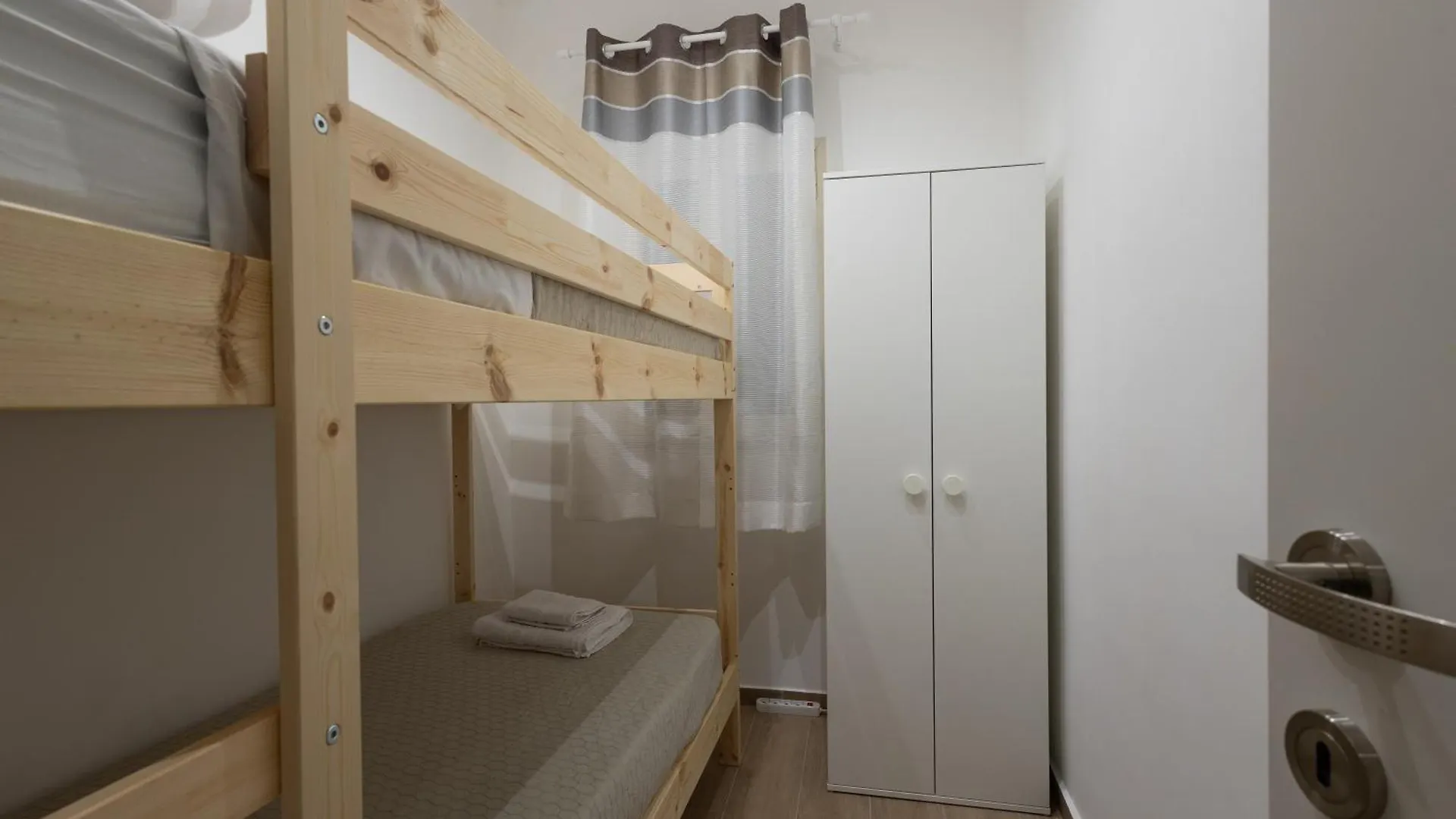 Ludo Holiday House - Charming Con Patio A Due Passi Dalla Cattedrale Palermo Italia