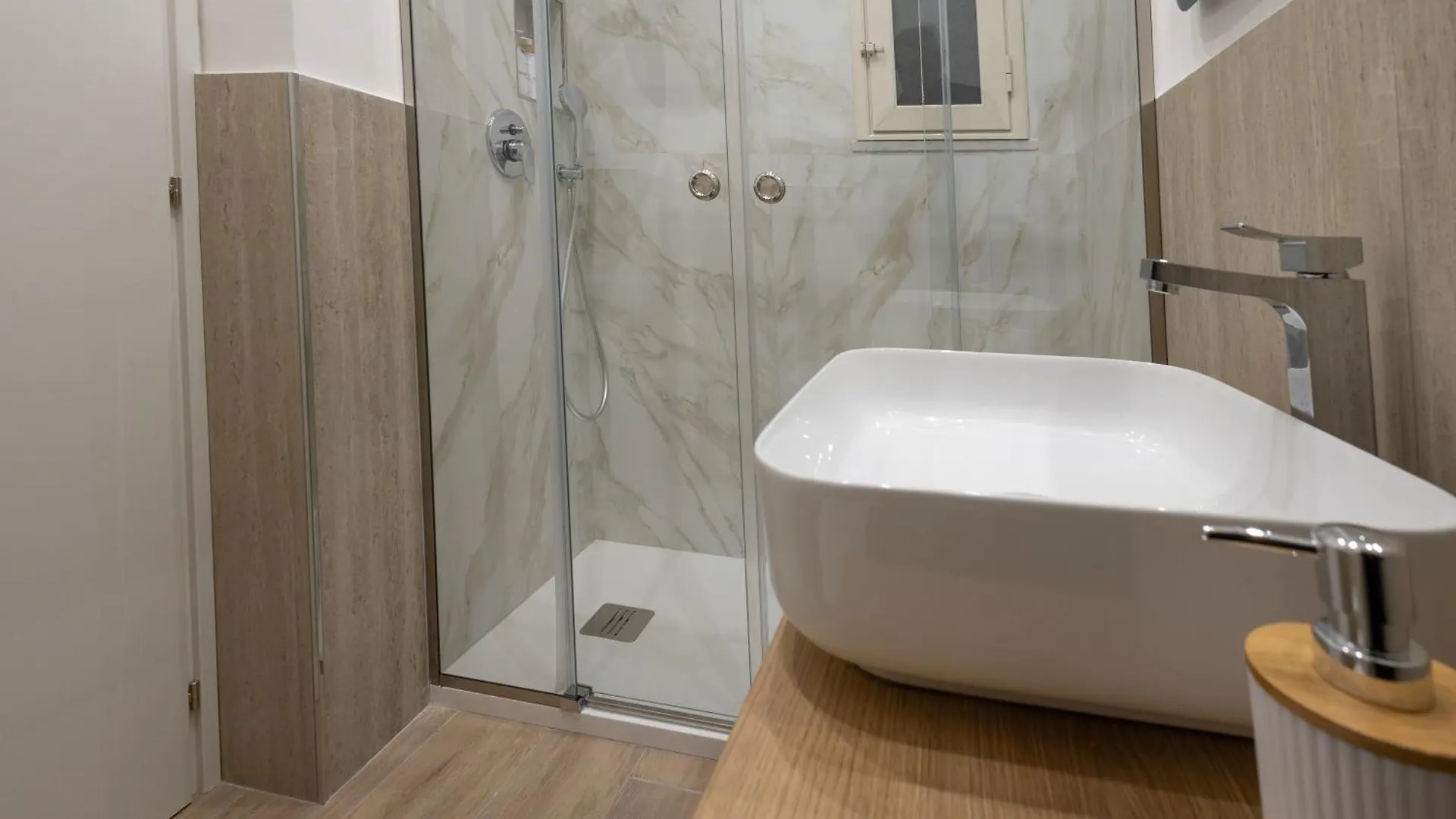 Ludo Holiday House - Charming Con Patio A Due Passi Dalla Cattedrale Palermo Appartamento