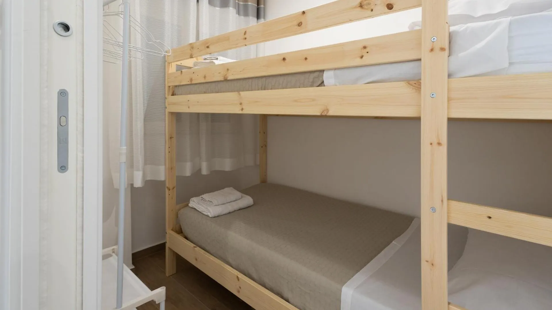 Ludo Holiday House - Charming Con Patio A Due Passi Dalla Cattedrale Palermo