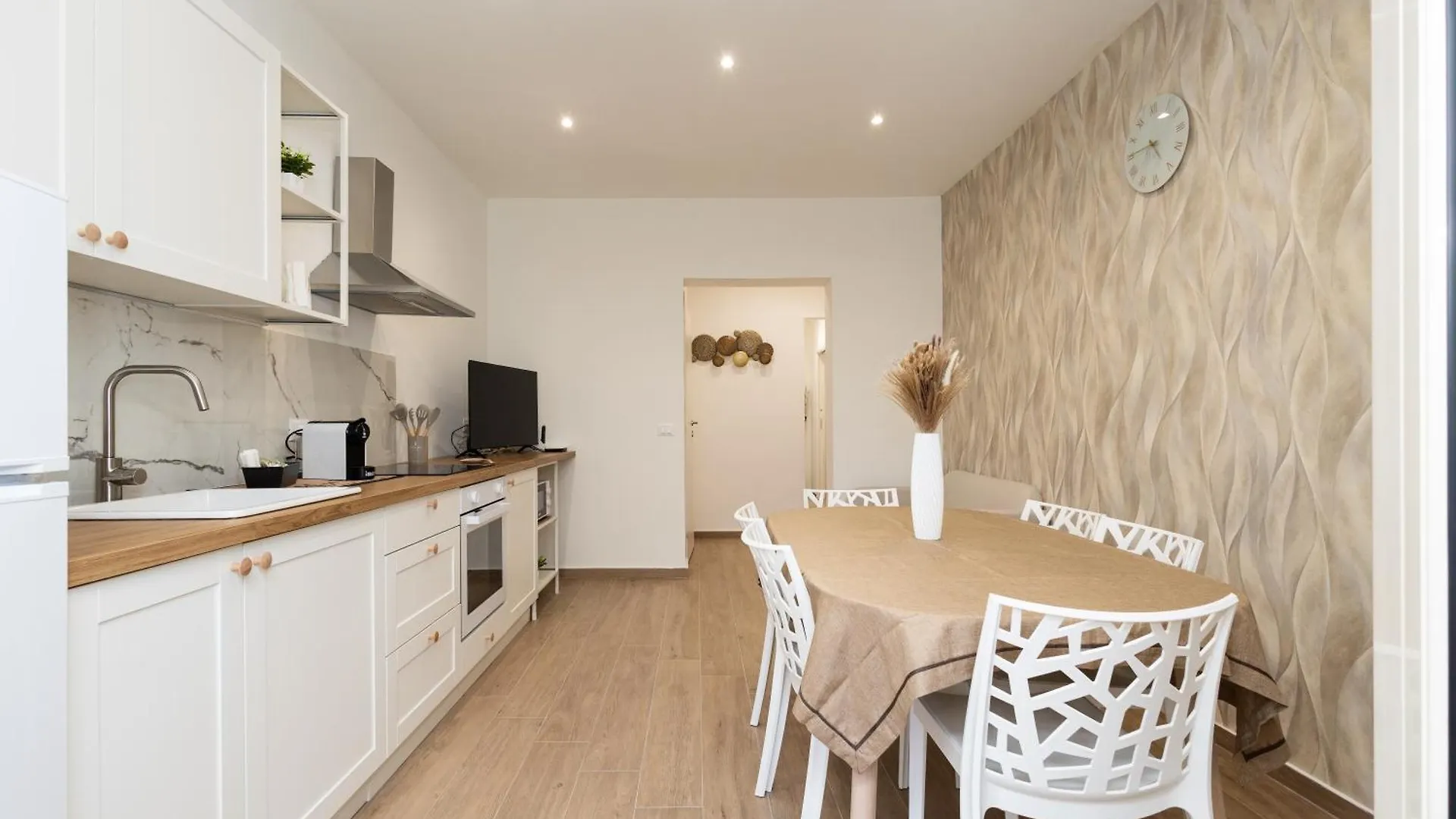 Ludo Holiday House - Charming Con Patio A Due Passi Dalla Cattedrale Palermo