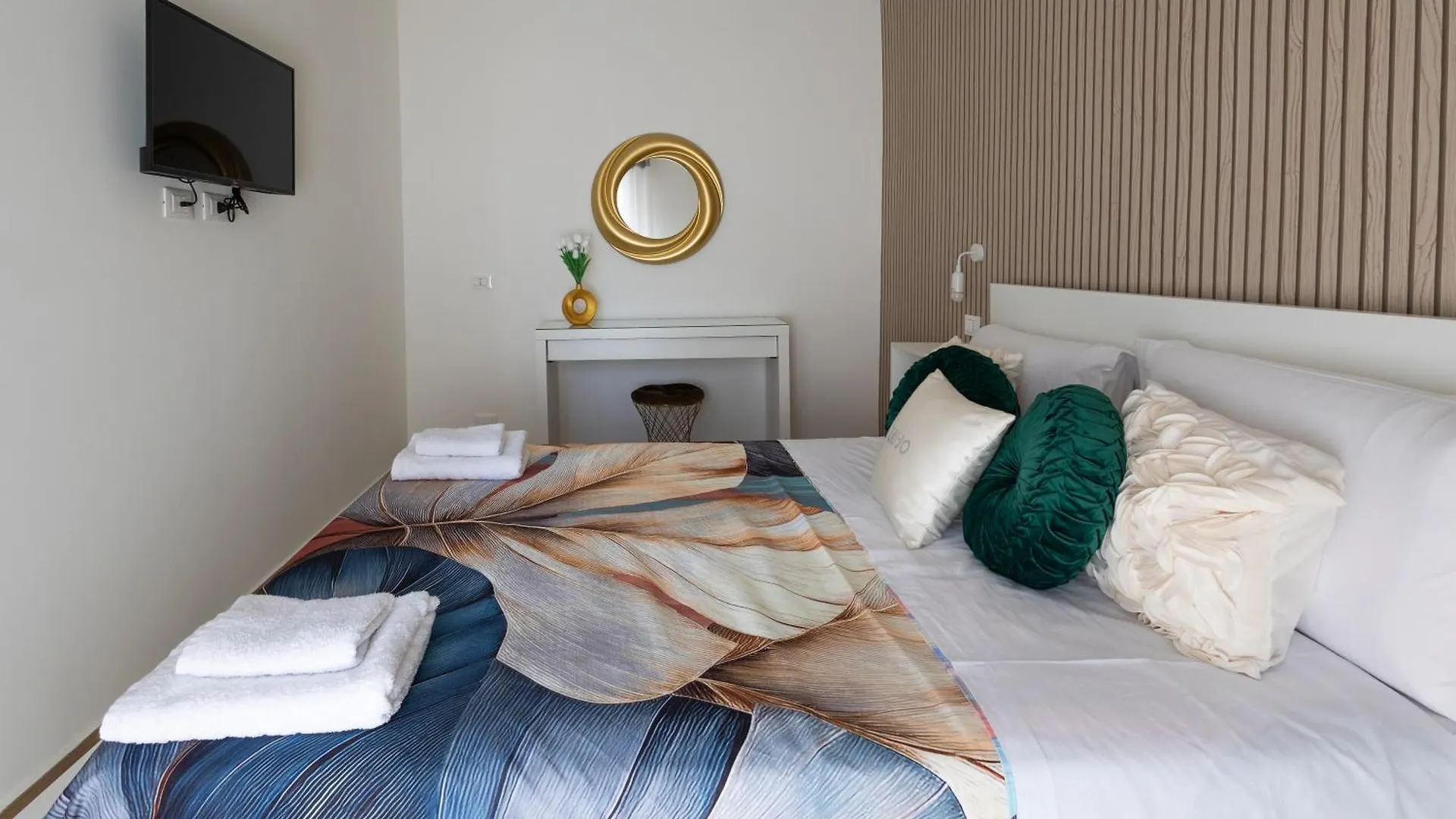 Ludo Holiday House - Charming Con Patio A Due Passi Dalla Cattedrale Palermo