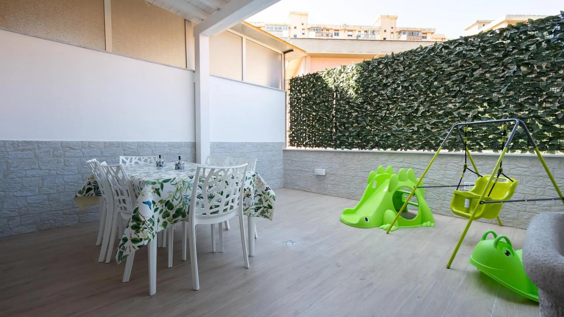 Ludo Holiday House - Charming Con Patio A Due Passi Dalla Cattedrale Palermo 0*,